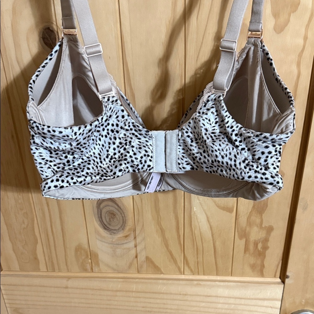 Victoria's Secret Black and Cream Spotted Bra - Picture 2 of 6